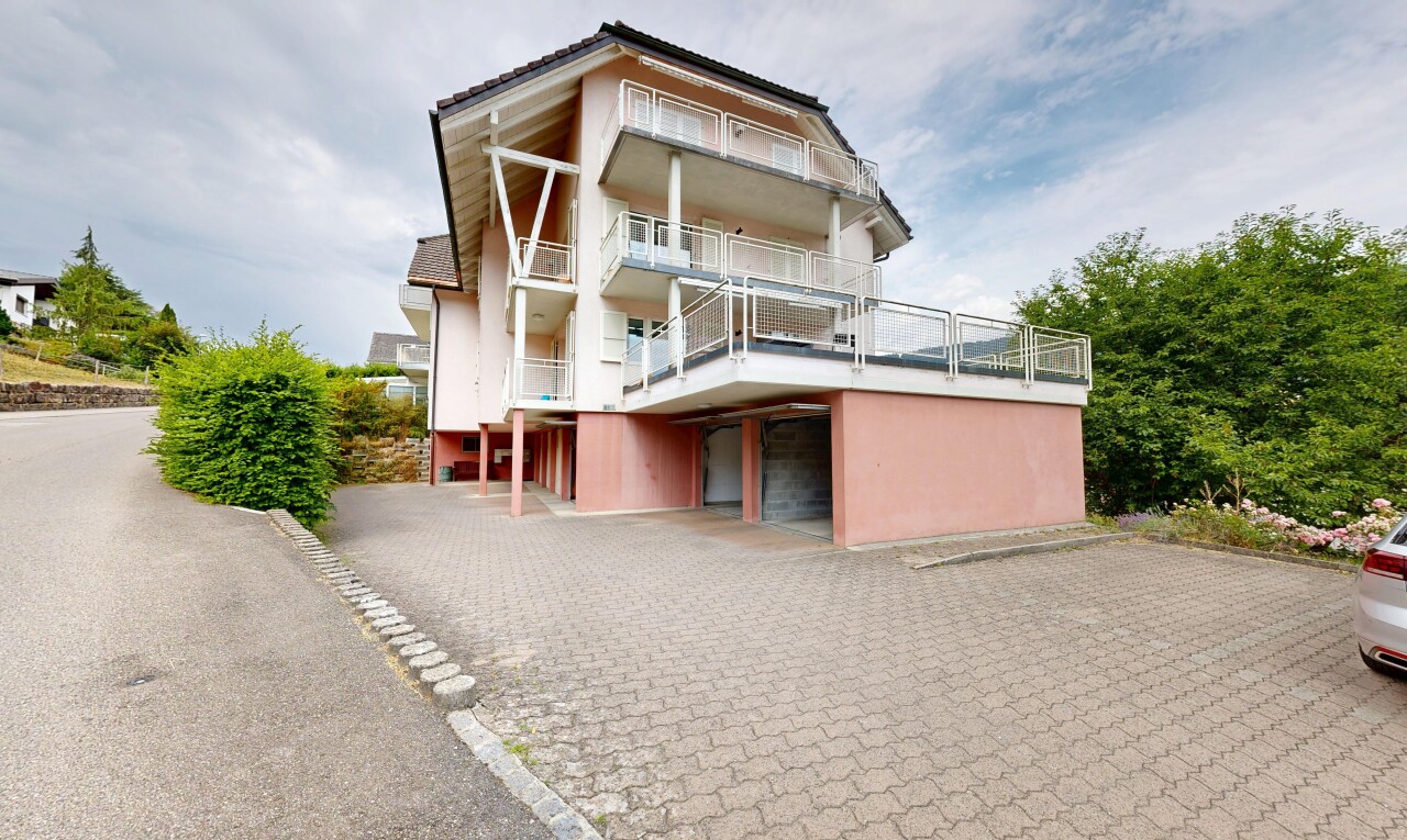 façade avec balcon
