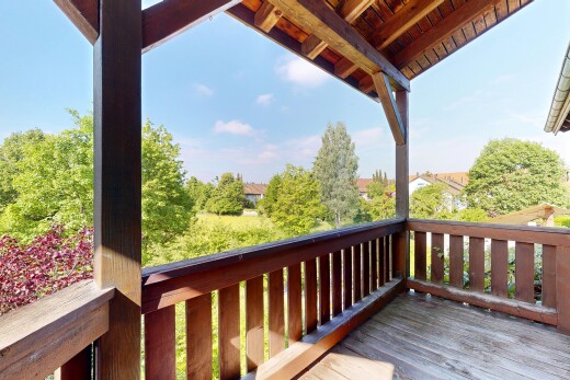 balcon avec from property, balcon, et day time