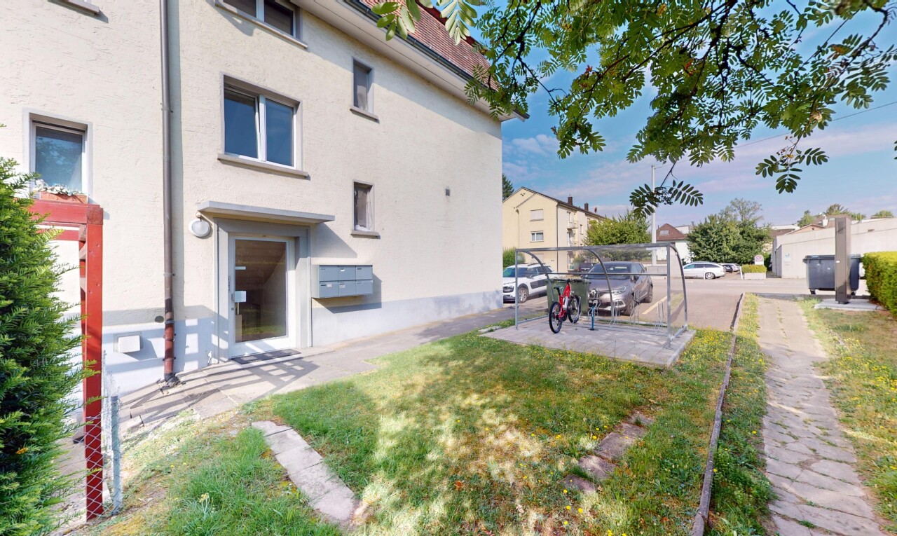 außenansicht mit stuckverkleidung, property visible, und terrasse