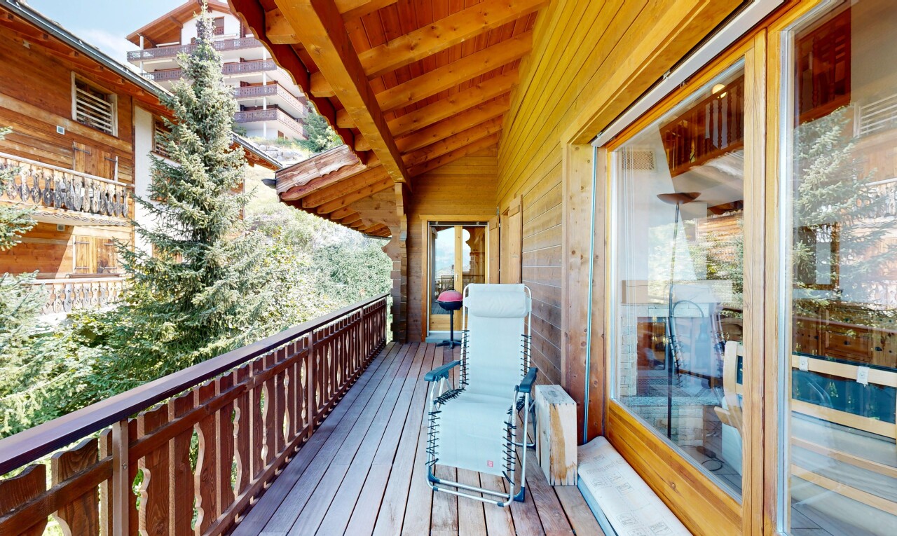 balcon avec balcon et from property