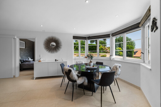 dining room featuring recessed lighting