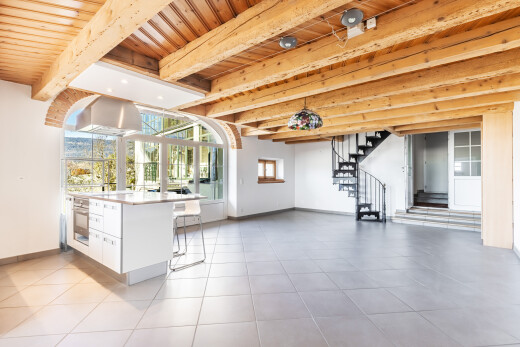 terrasse avec inside property, escaliers, et terrasse