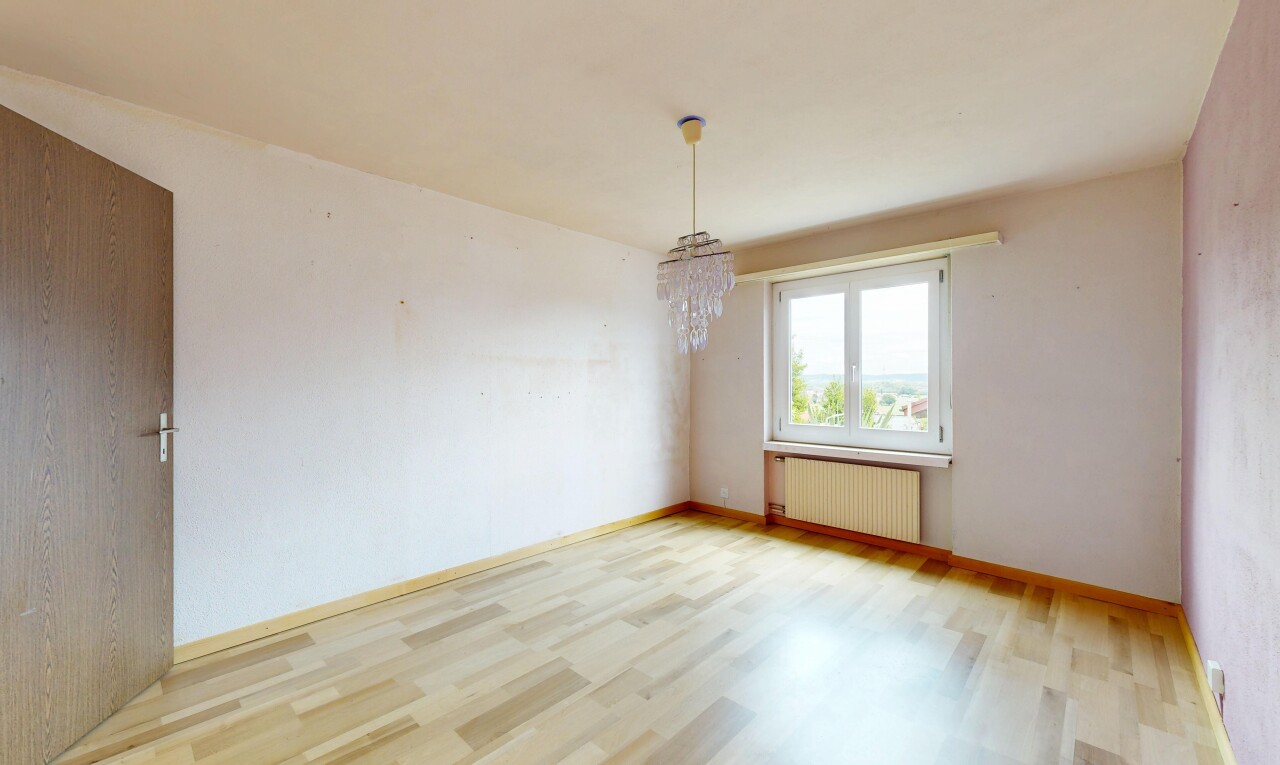 leerer raum mit inside property, wood finish floor, holzfußboden, drywall, und gipskartonwand