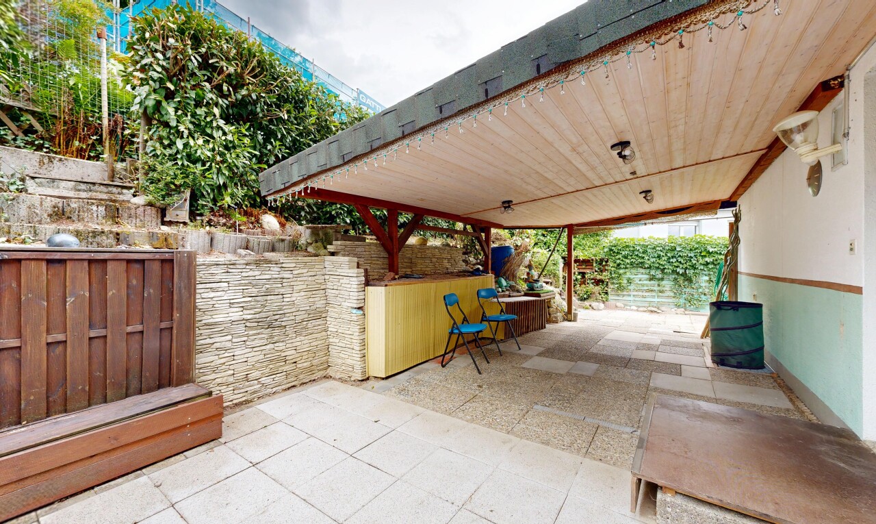 terrasse mit außenbar, terrasse, zaun, und from property