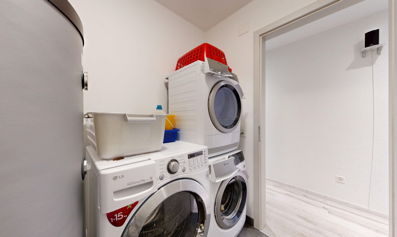 wäschekammer mit wäscherei, gipskartonwand, drywall, und inside property