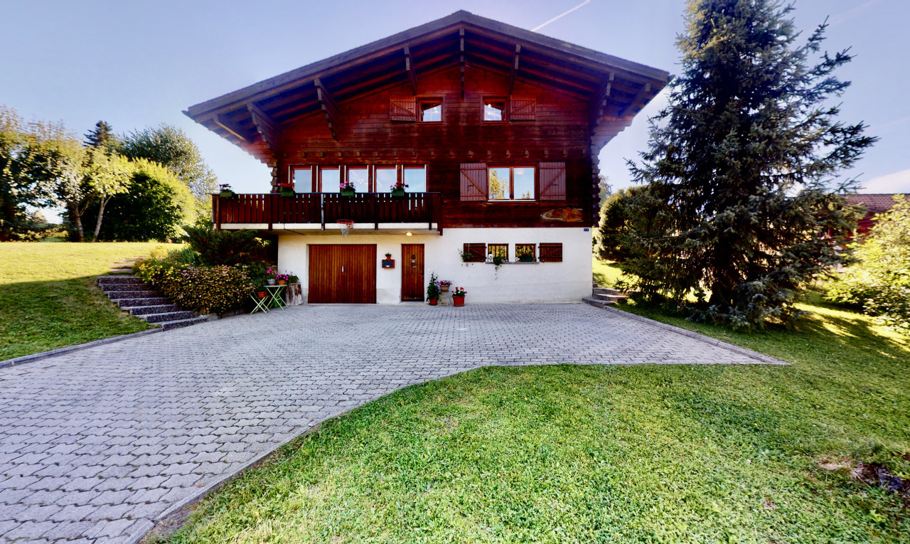 For sale 143 m² chalet in Les Paccots