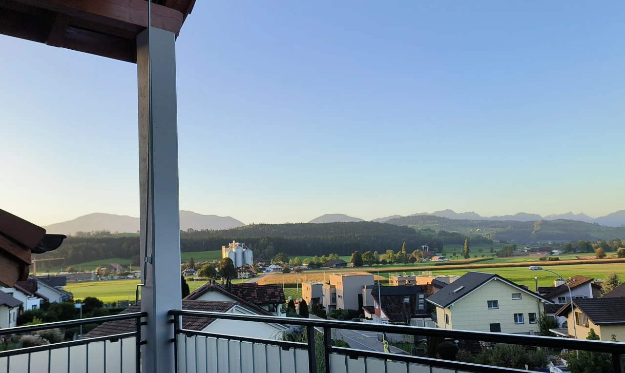 balcon avec balcon et vue sur la montagne