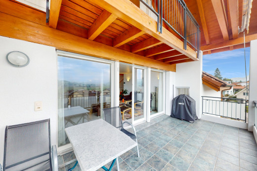 terrasse / terrasse mit einem balkon