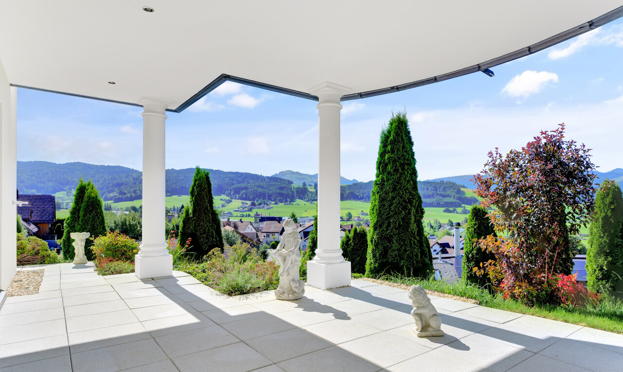 terrasse mit day time, from property, mountain view, blick auf die berge, und terrasse