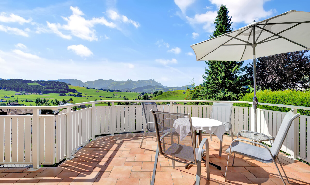 terrasse mit day time, blick auf die berge, mountain view, terrasse, und from property