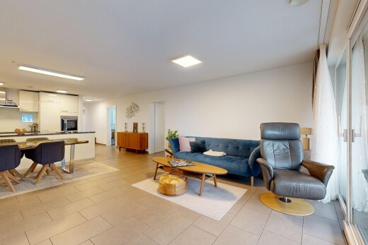 salon / salle à manger avec inside property, drywall, cloison sèche, natural light, et lumière naturelle