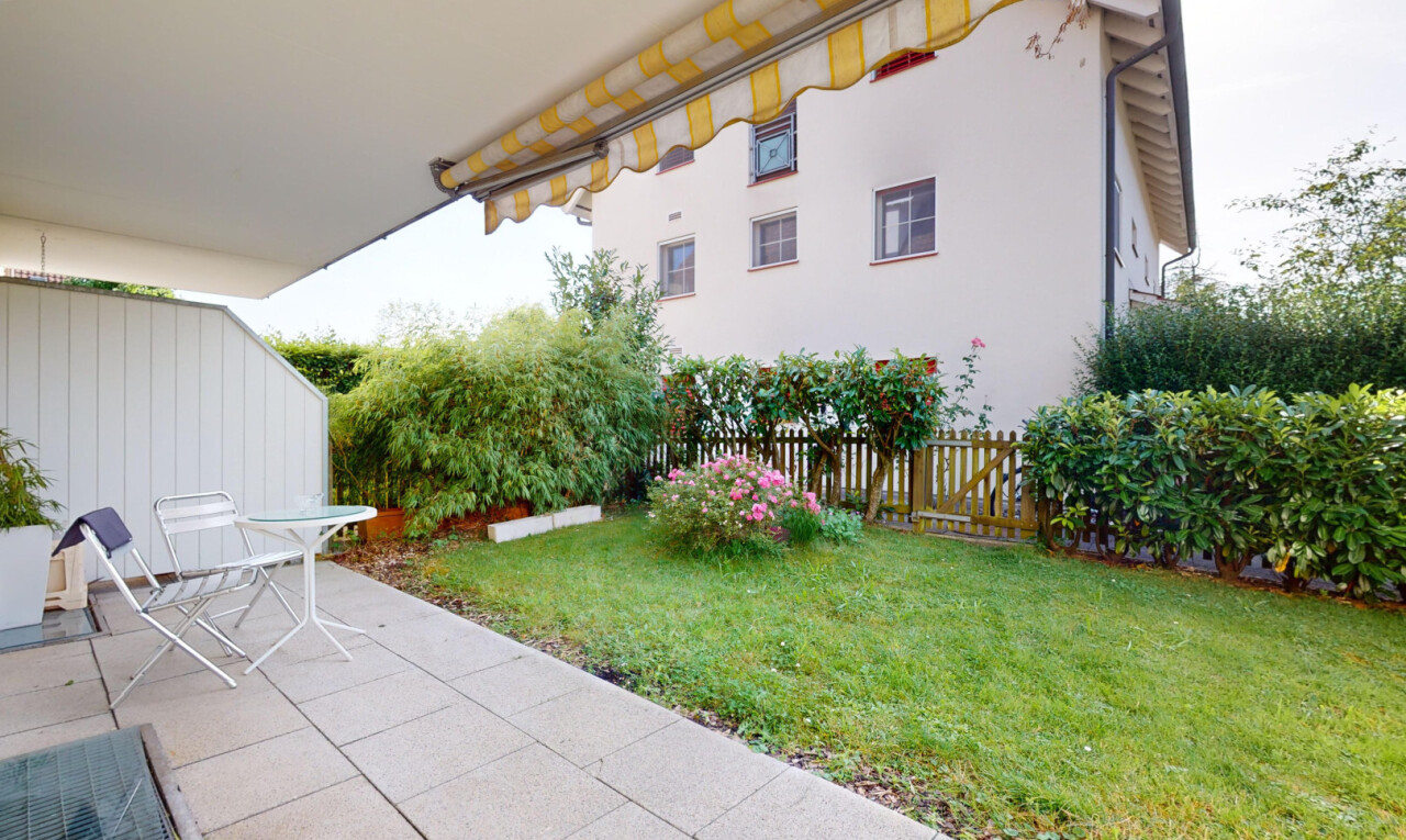 garten mit terrasse, rasen, from property, overcast, und markise