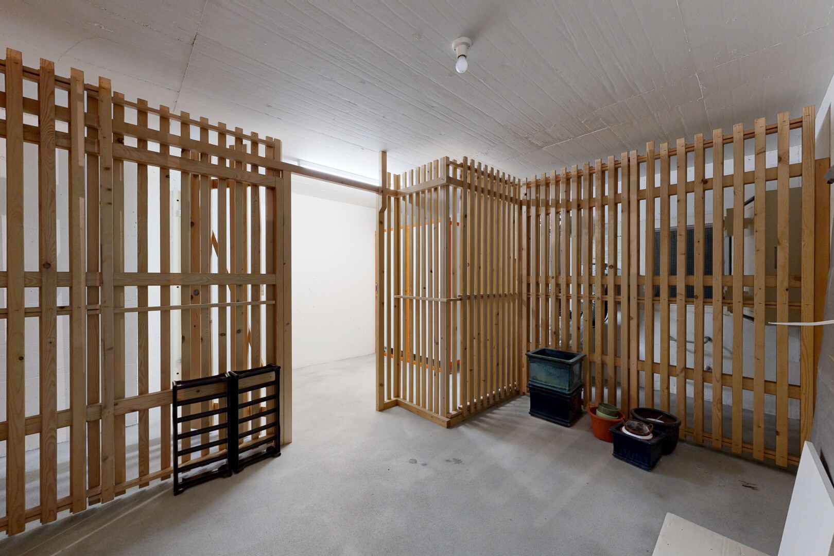 leerer raum mit inside property
