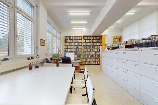 büro mit inside community, natural light, natürliches licht, bibliothek, und drywall