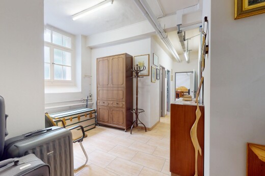 halle / korridor mit inside property, gipskartonwand, drywall, natürliches licht, und natural light