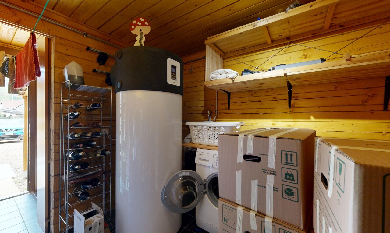 wäschekammer mit holzwand, wood wall, inside property, tumbler, und holzdecke