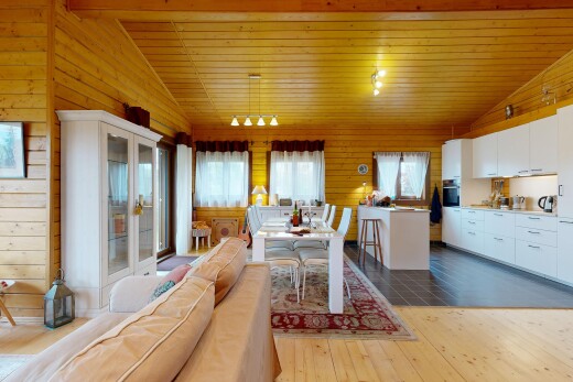 esszimmer mit vaulted ceiling, dachschräge, wood wall, holzwand, und natural light