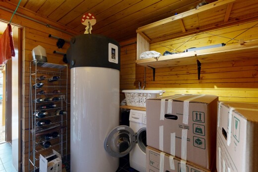 wäschekammer mit holzwand, wood wall, inside property, tumbler, und holzdecke