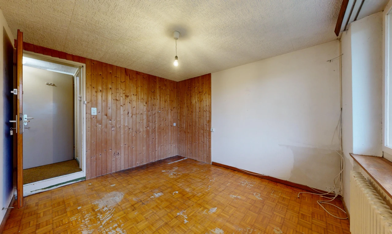leerer raum mit gipskartonwand, drywall, spritzputz decke, textured ceiling, und kühler