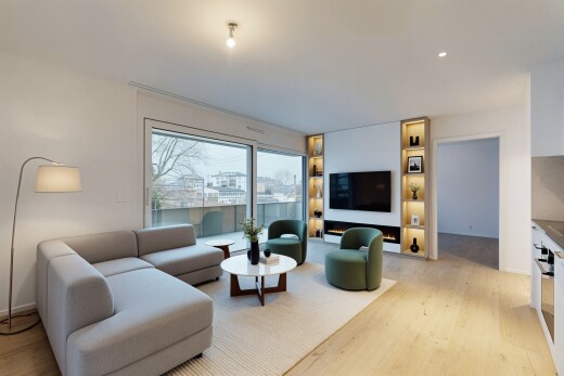 salon avec lumière naturelle, natural light, inside property, télévision, et virtually staged
