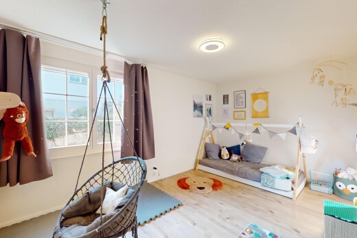 zimmer / schlafzimmer mit natürliches licht und parkettboden