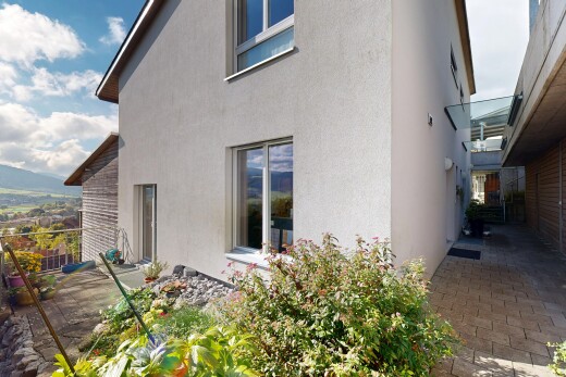 außenansicht mit stuckverkleidung, property visible, und day time