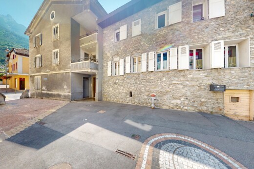 außenansicht mit property visible und day time