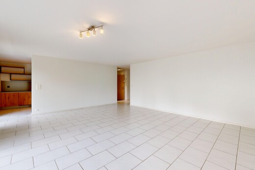 pièce vide avec light floor, drywall, cloison sèche, et inside property