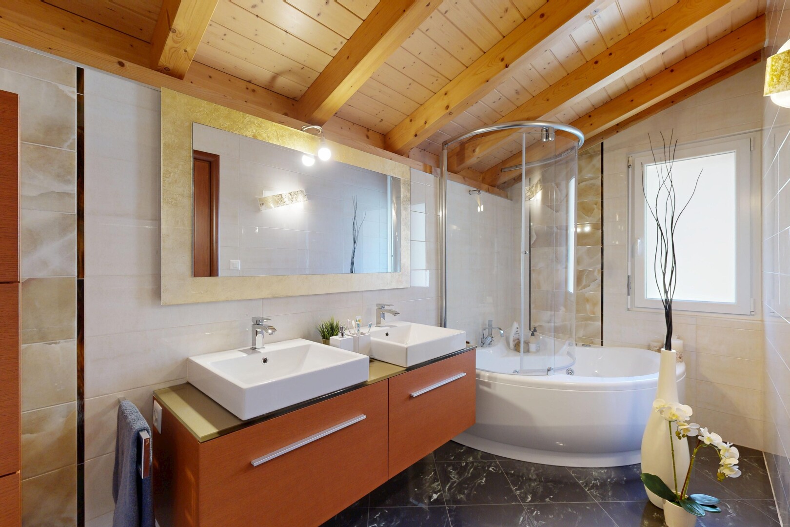 bad mit fliesenwand, tile wall, komplettes badezimmer, doppelwaschtisch, und waschbecken