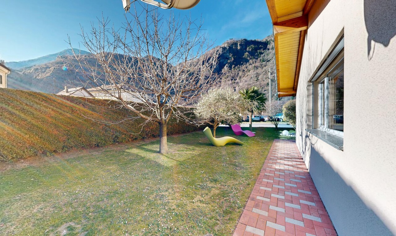 blick auf die berge mit mountain view, blick auf die berge, day time, und from property