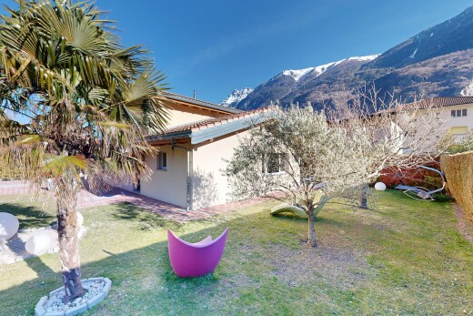 blick auf die berge mit property visible, blick auf die berge, mountain view, und day time