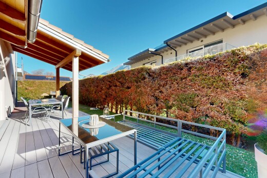 terrasse mit essbereich im freien, deck, und day time
