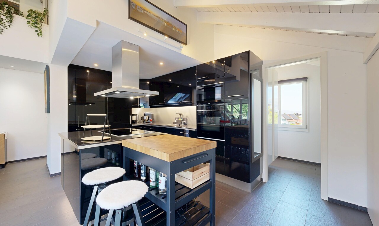 küche mit l shaped kitchen, l-förmige küche, full kitchen, dunstabzugshaube, und flat panel cabinets