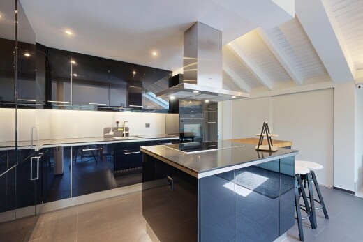 küche mit schränke mit flachen paneelen, flat panel cabinets, dunstabzugshaube, kücheninsel, und kitchen island