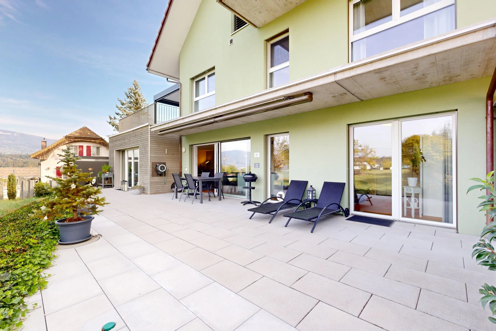 terrasse avec day time, property visible, terrasse, coin repas extérieur, et balcon