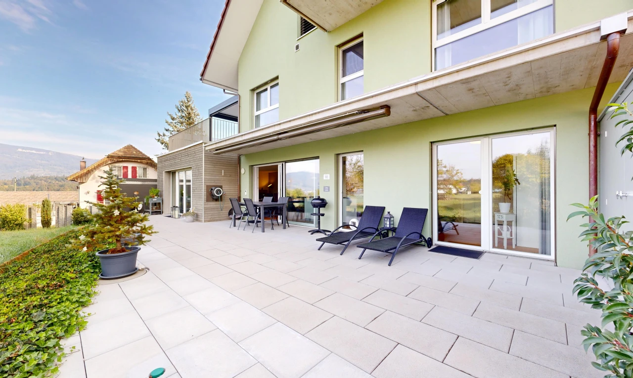 terrasse avec day time, property visible, terrasse, coin repas extérieur, et balcon