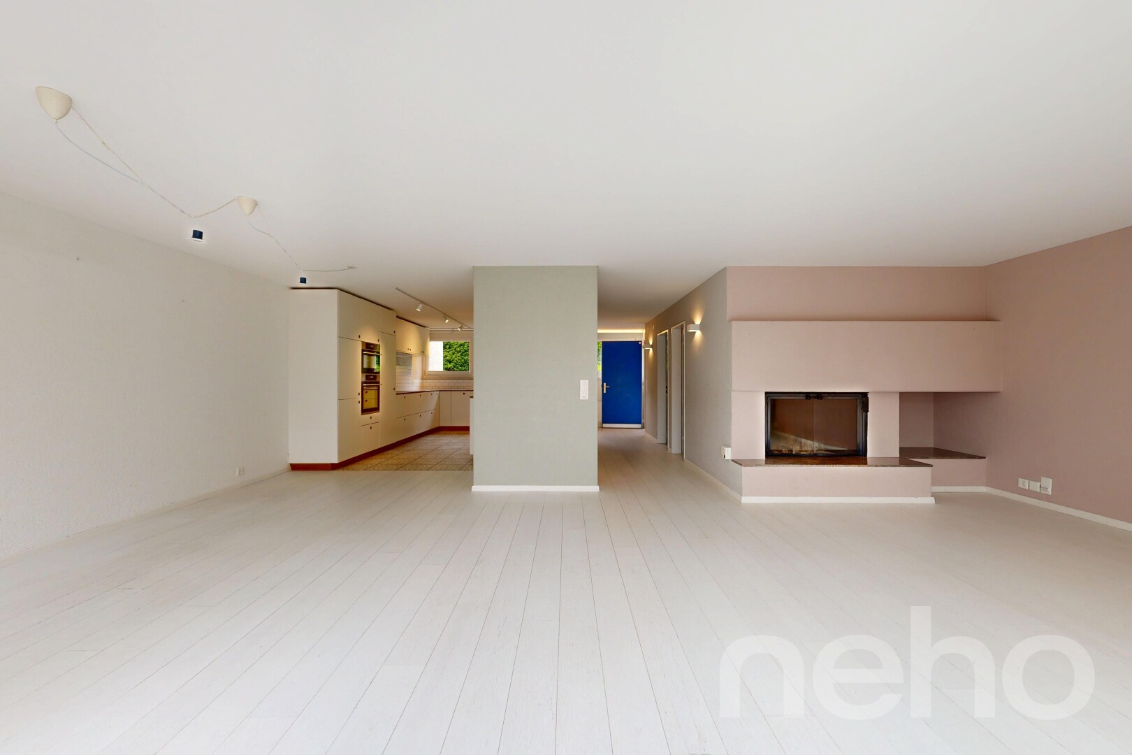 leerer raum mit inside property, holzfußboden, wood finish floor, gipskartonwand, und drywall