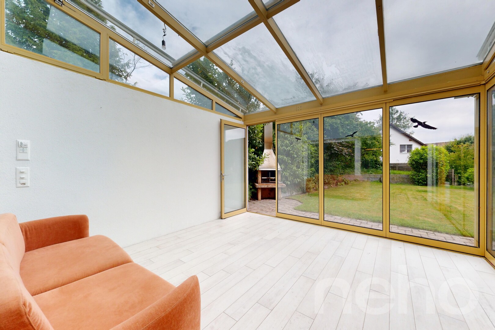 wohnzimmer mit natürliches licht, natural light, dachschräge, vaulted ceiling, und wintergarten