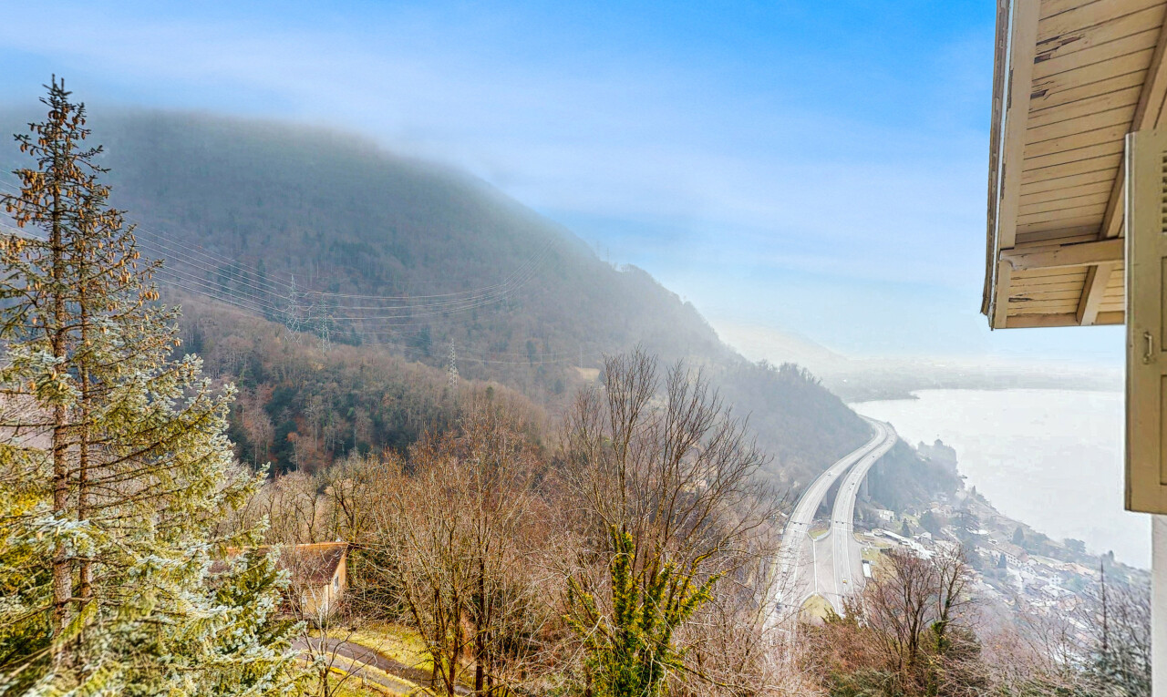 view of mountain backdrop