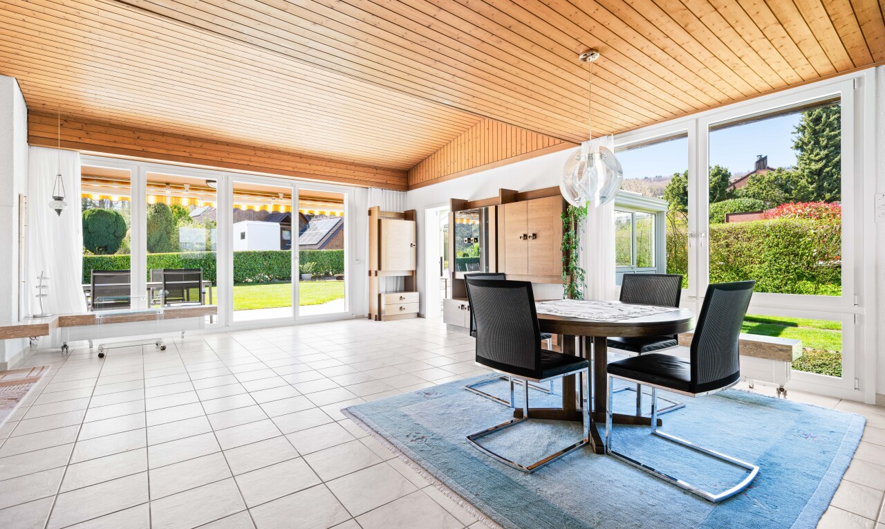 terrasse mit day time, wintergarten, essbereich im freien, und inside property