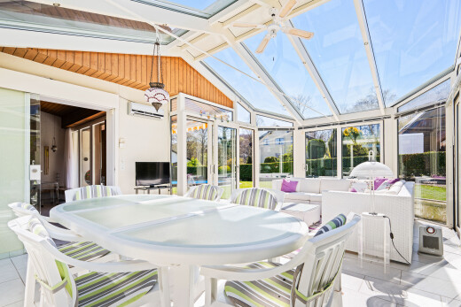terrasse mit essbereich im freien, day time, wintergarten, wohnraum im freien, und fernseher