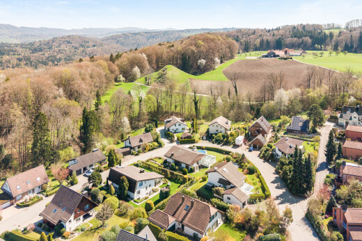 blick auf die berge mit day time, aerial view, wohngebietblick, und residential view