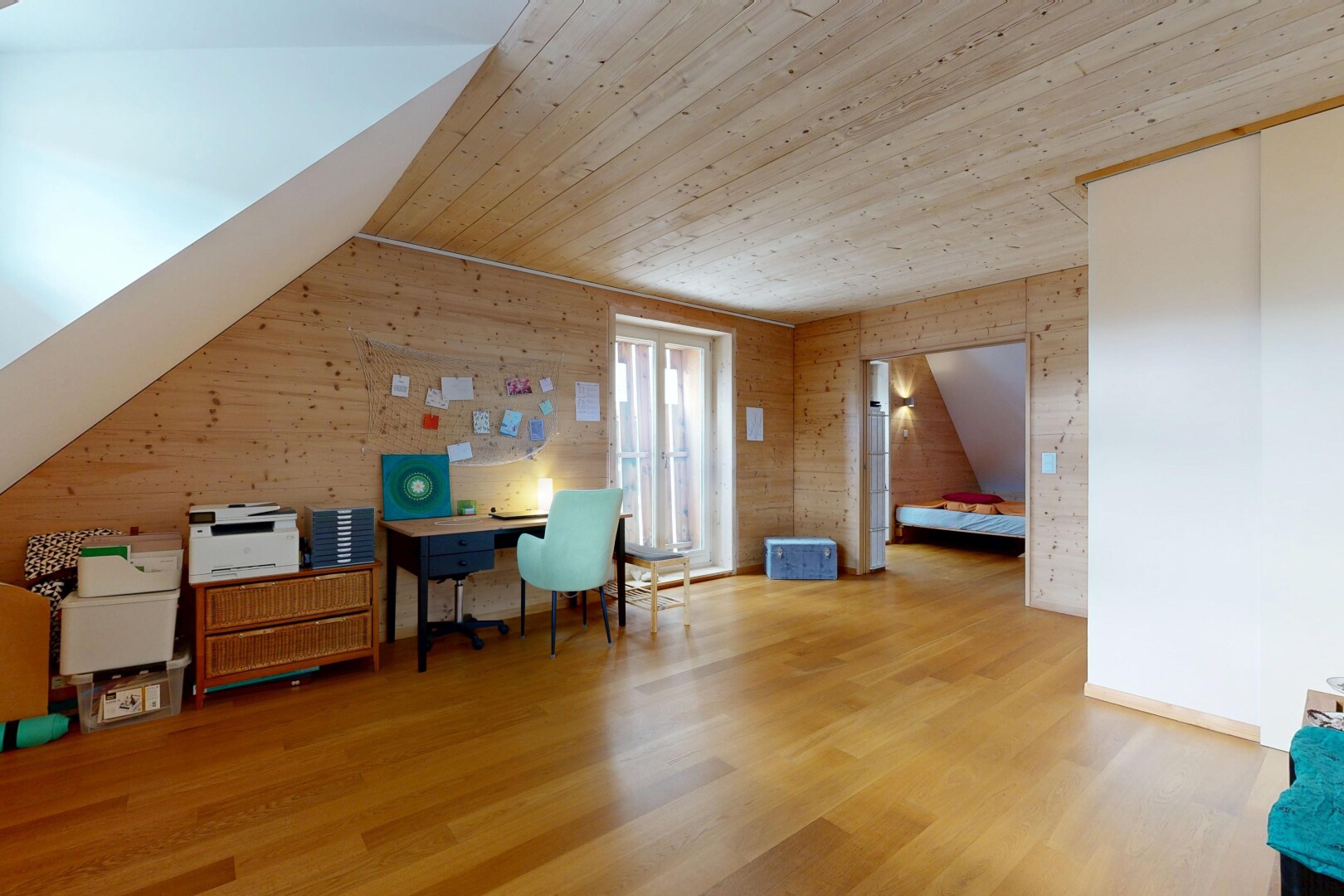 büro mit holzwand, wood wall, holzfußboden, wood finish floor, und holzdecke