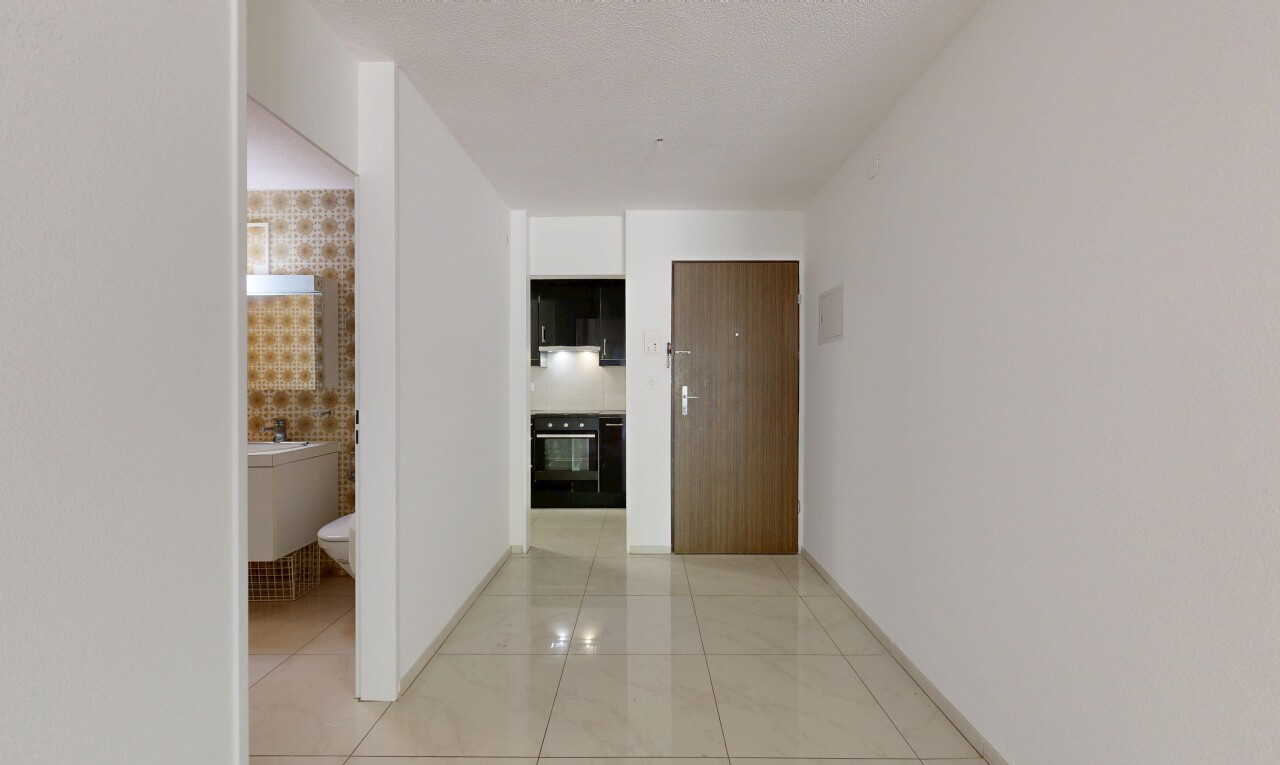 leerer raum mit gipskartonwand, drywall, inside property, fliesenboden, und tile floor