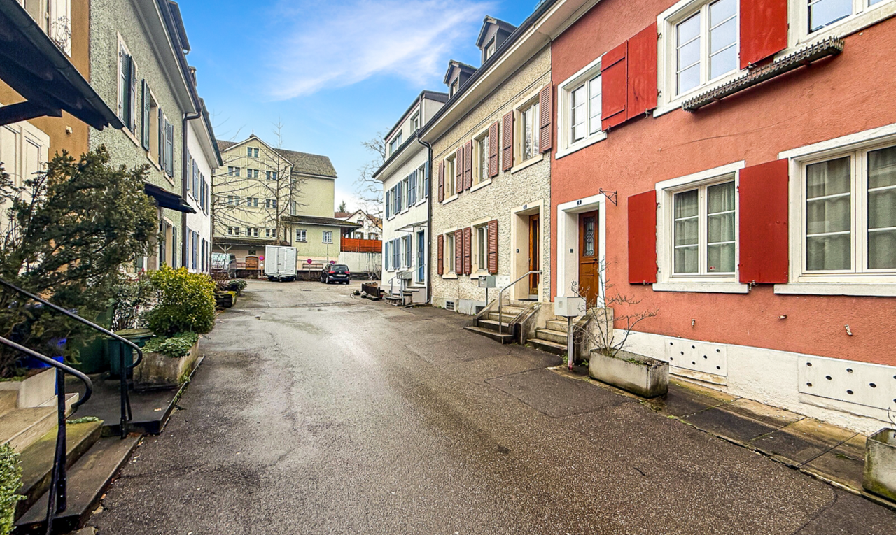 außenansicht mit eingangsstufen, day time, wohngebietblick, und residential view