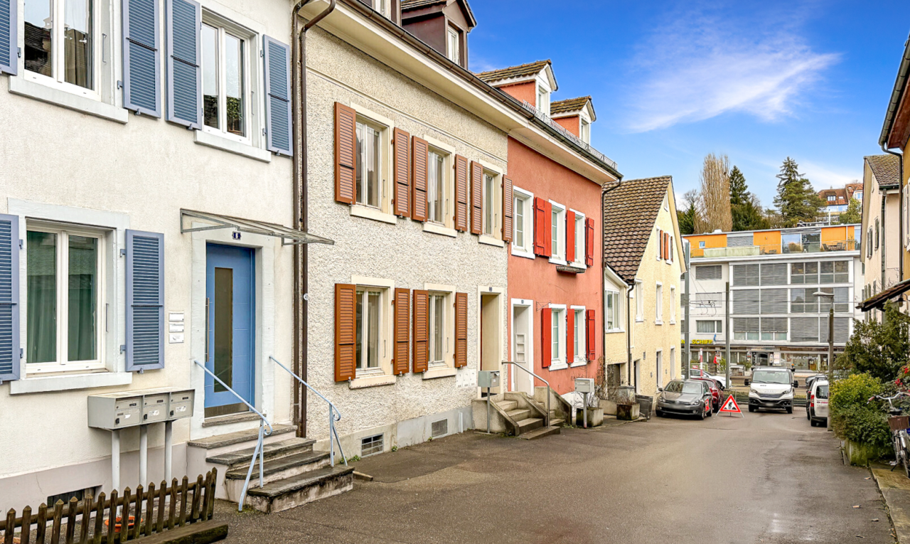 außenansicht mit eingangsstufen, day time, residential view, und wohngebietblick