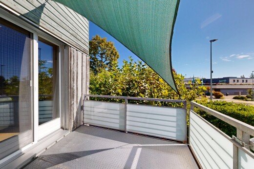 balcon avec balcon, from property, et day time