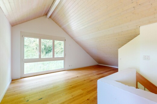 leerer raum mit natürliches licht, natural light, inside property, holzfußboden, und wood finish floor