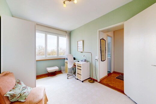 chambre avec drywall, cloison sèche, natural light, lumière naturelle, et inside property