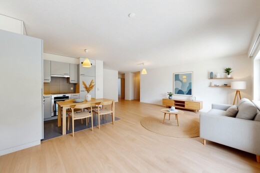 pièce vide avec inside property, sol en finition bois, wood finish floor, cloison sèche, et drywall